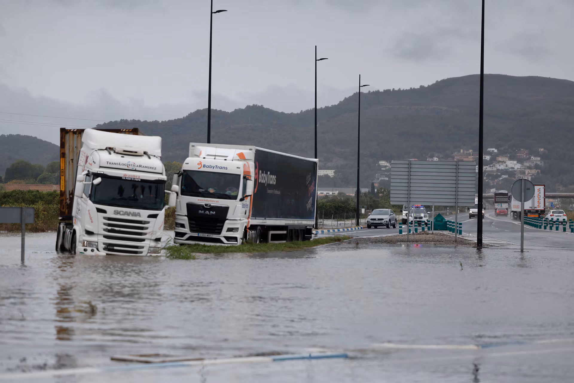 Al menos cuatro muertos y municipios confinados por un temporal en España