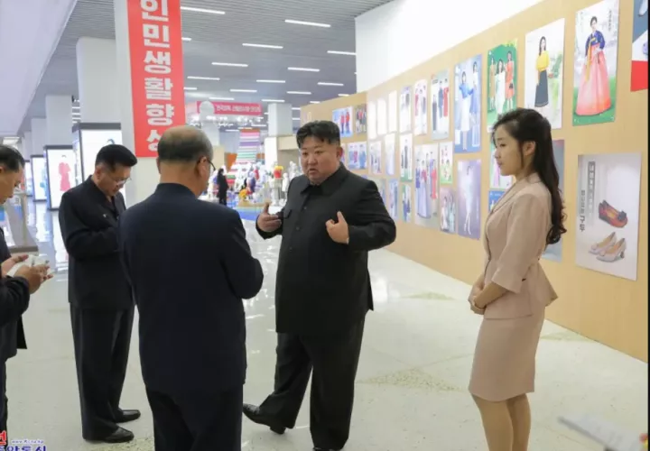 Kim Jong-un reaparece en fotos tras rumores sobre su muerte