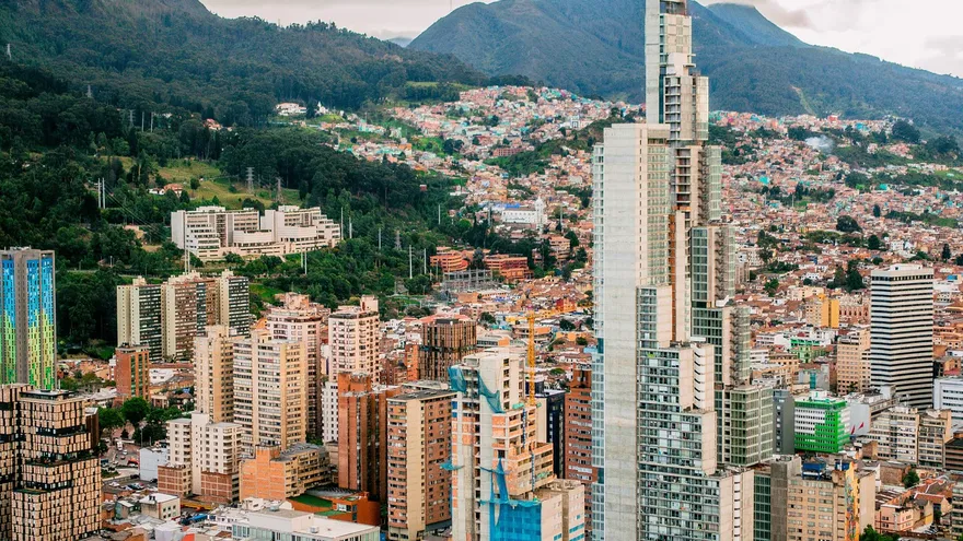 Congreso colombiano aprueba presupuesto de 2027 con proyección de alto déficit fiscal