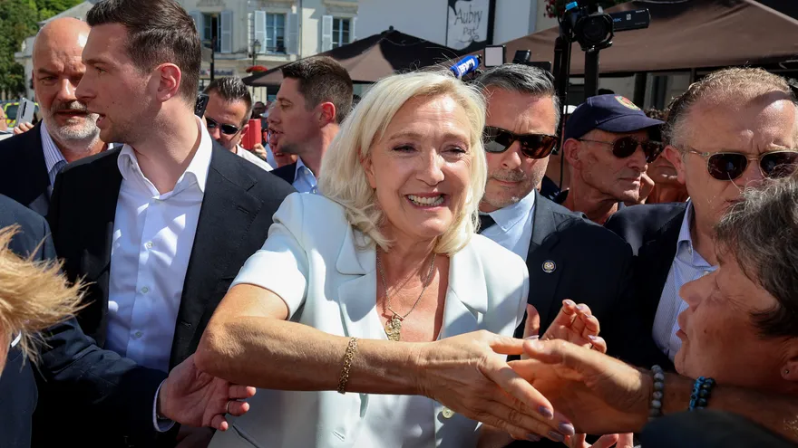 Le Pen se perfila como la candidata del orden en Francia tras los disturbios