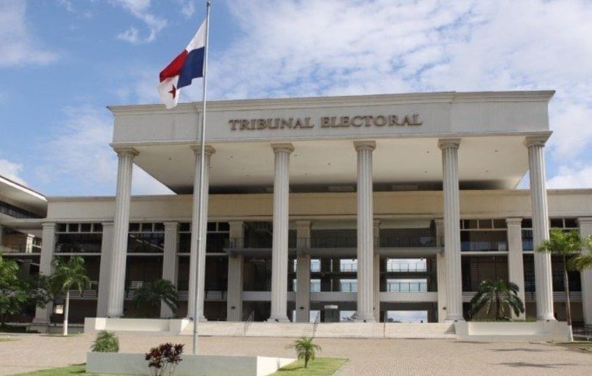 Tribunal Electoral aclara que no solicitó cortesía de sala para debatir reformas electorales