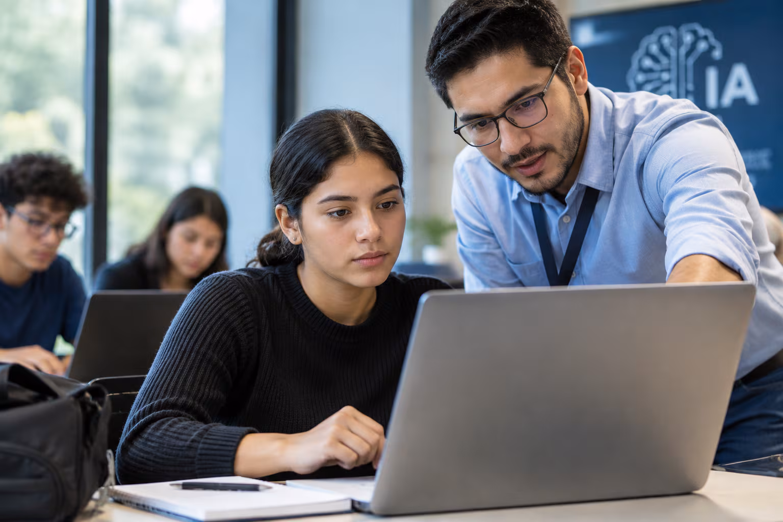 El primer empleo debe entrar a la universidad, plantea una especialista en innovación educativa