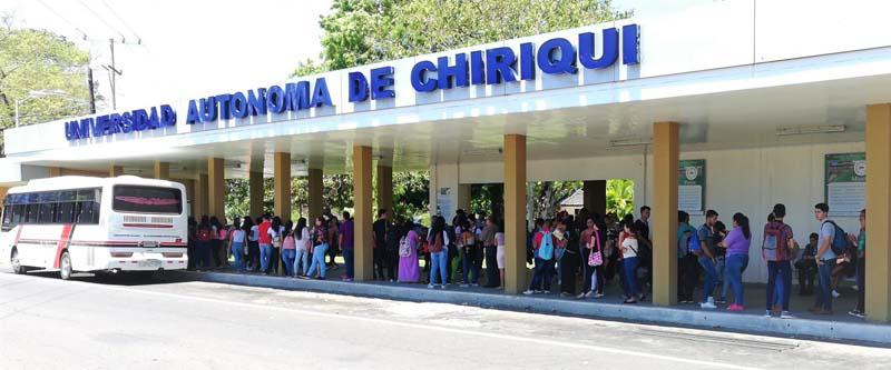 Quincena pendiente en la Unachi; rector gestiona fondos ante el MEF