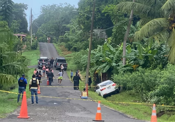 Matan hombre dentro de su auto en Chilibre