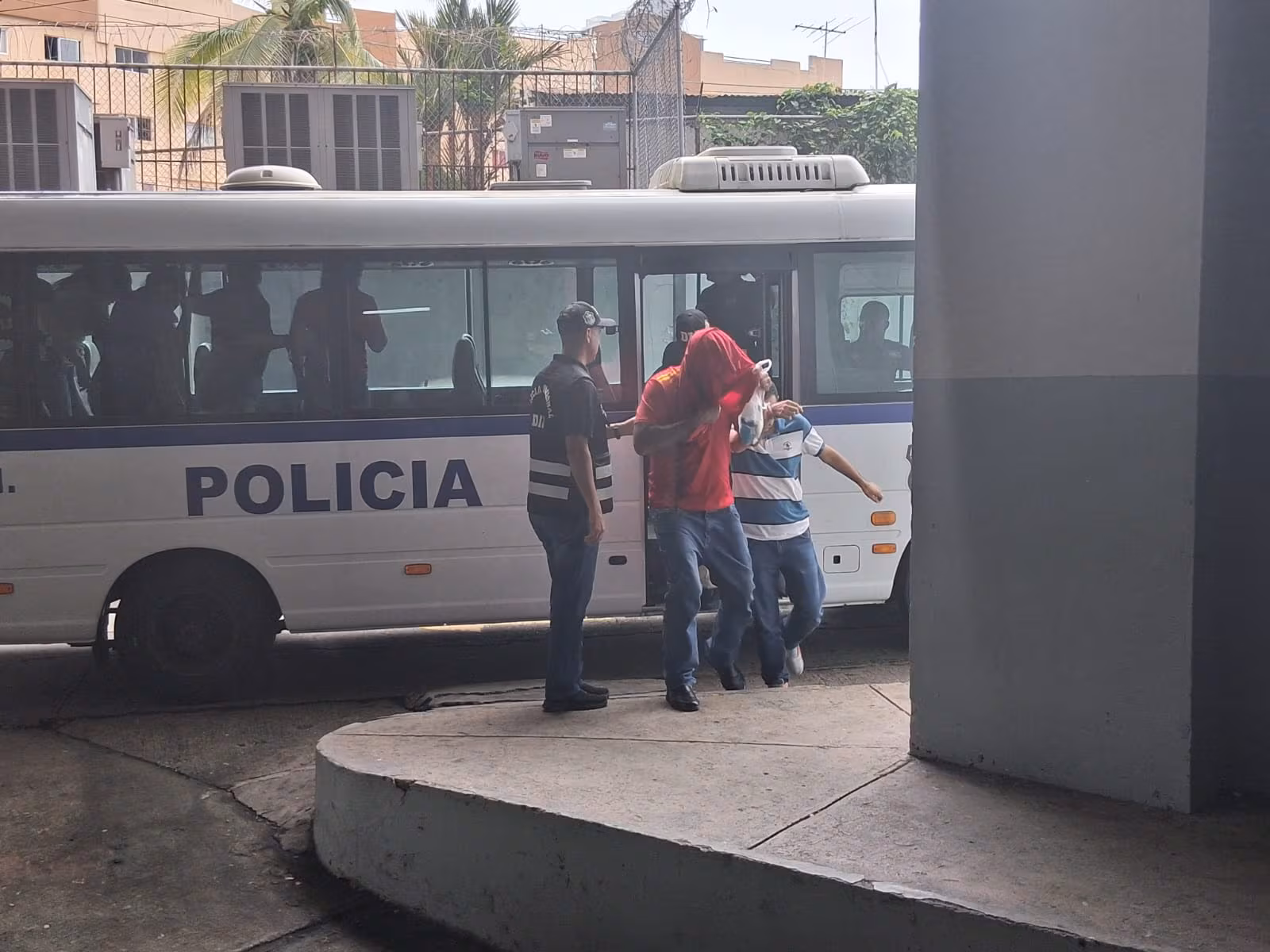 Legalizan aprehensión de 22 personas por fraude en nombramientos del Meduca