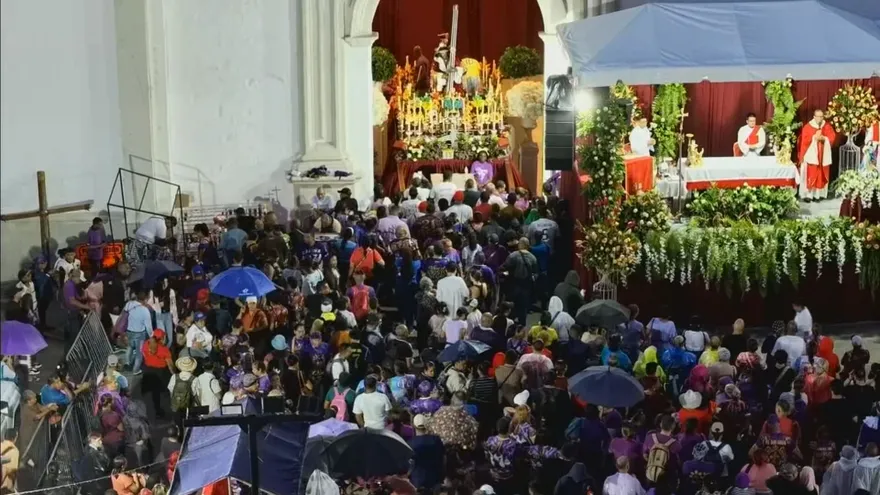 Misa campal y procesión del Cristo Negro reúnen a devotos en Portobelo