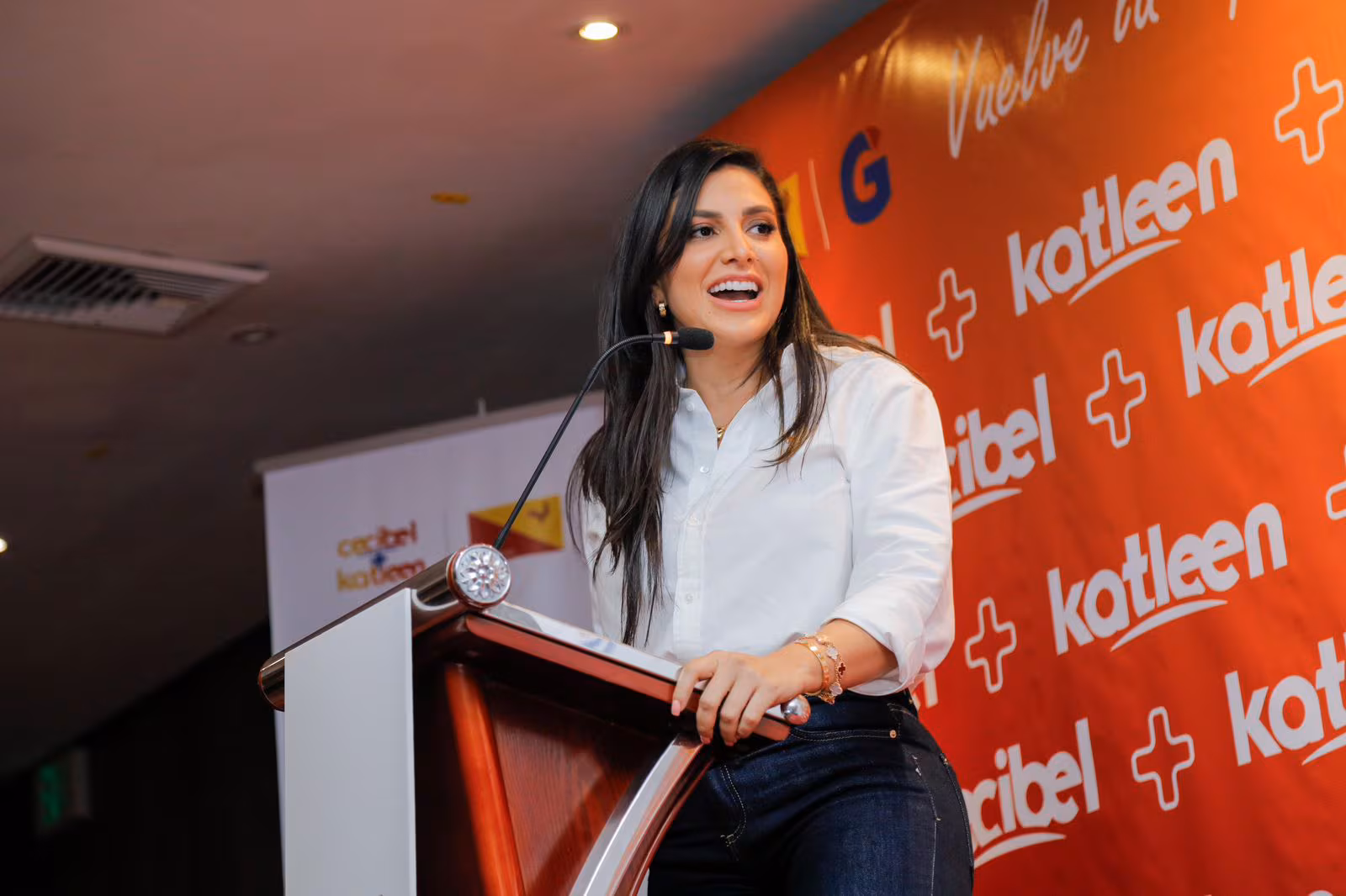 Gremios periodísticos rechazan amenazas contra la periodista Flor Mizrachi