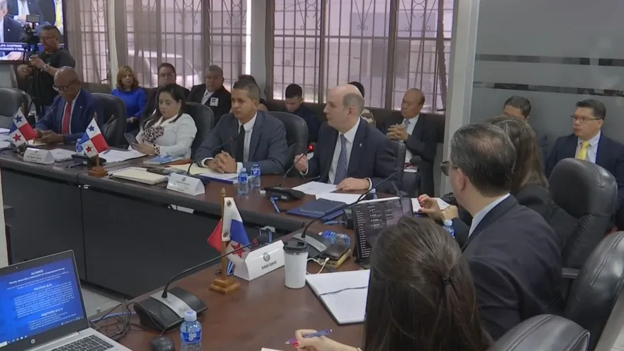 Presupuesto 2027 pasa al lunes tras cierre abrupto de sesión en comisión