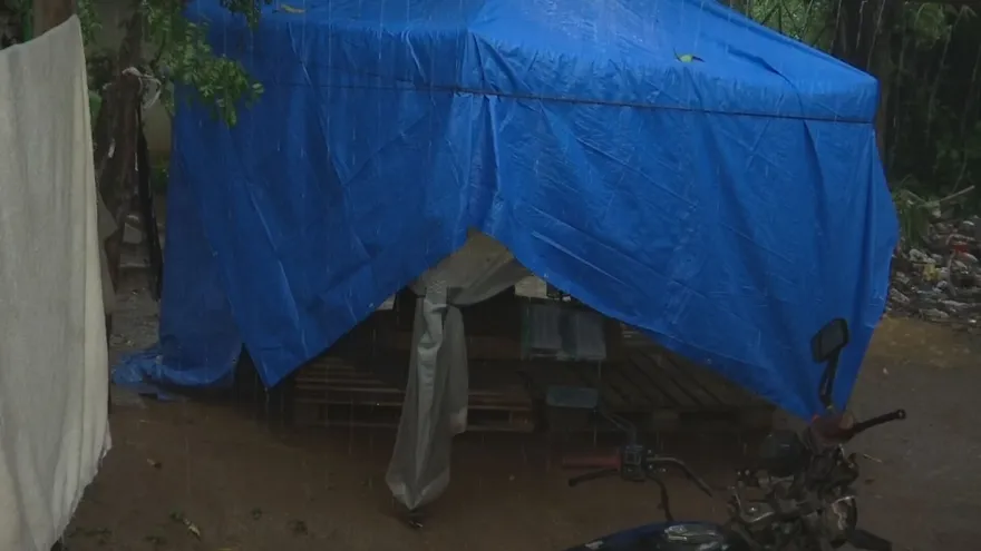 Familias de La Montañuela en Veraguas duermen en carpas tras el terremoto