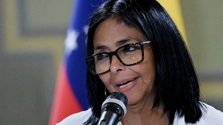 Delcy Rodríguez se reúne con la jefa opositora de la mesa de diálogo