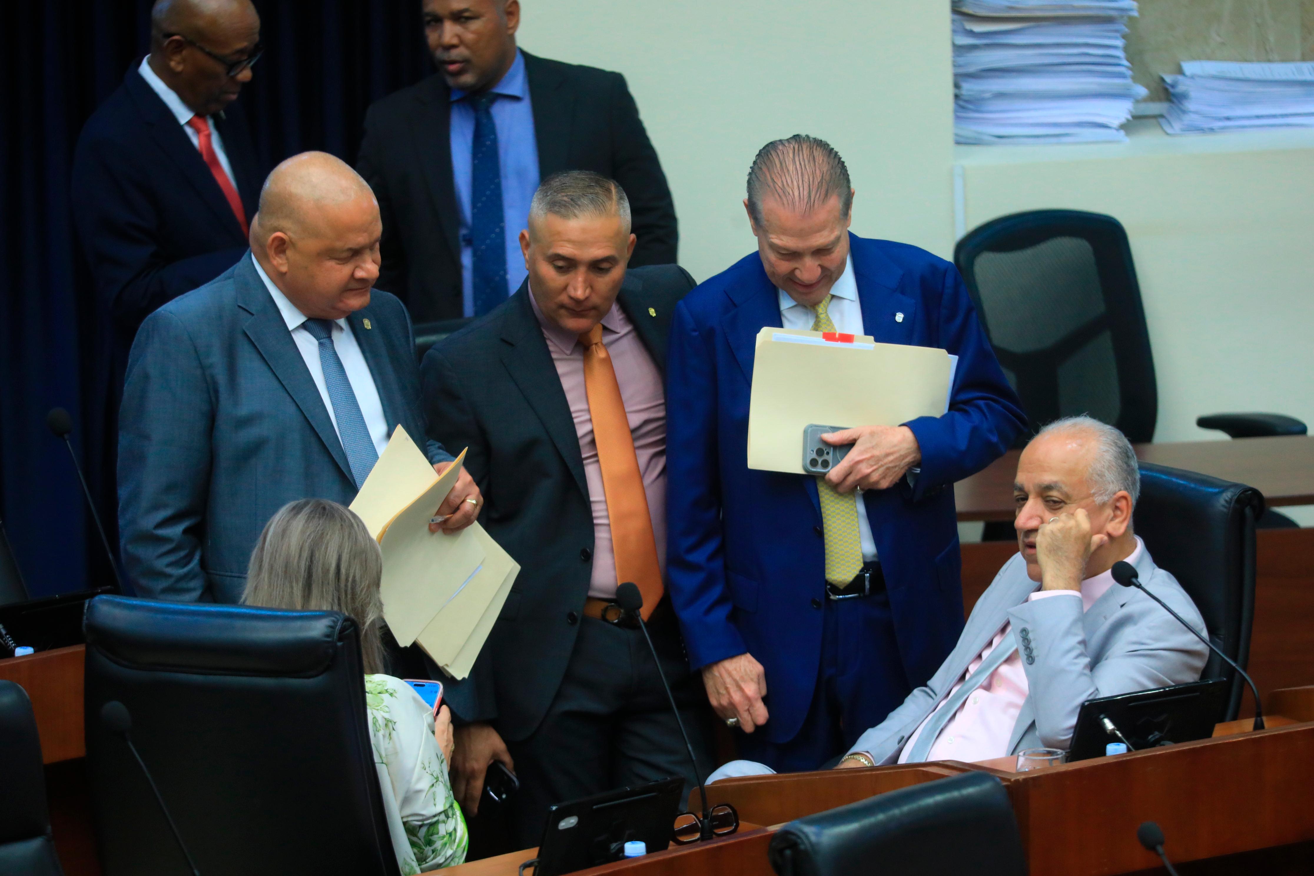 Pelea política empuja reformas electorales a enero de 2027