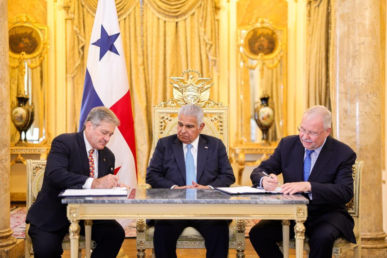 Panamá se alía con el Foro Económico Mundial para frenar la contaminación por plástico