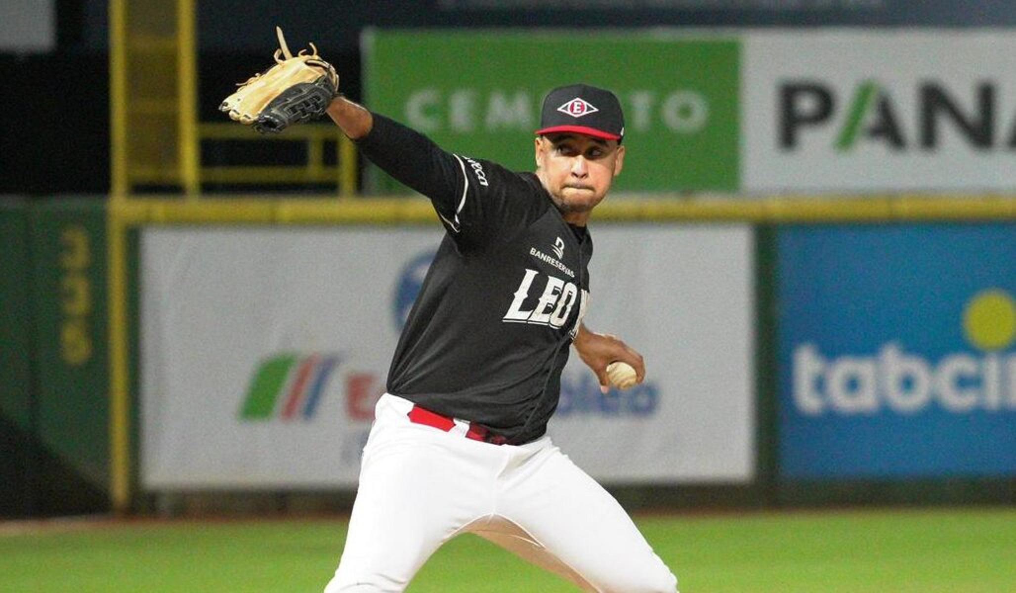 LIDOM: Panameño Kenny Hernández regresa con los Leones del Escogido