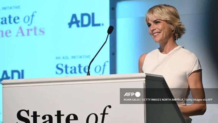 Selma Blair revela que usó alcohol para aliviar el dolor de la esclerosis