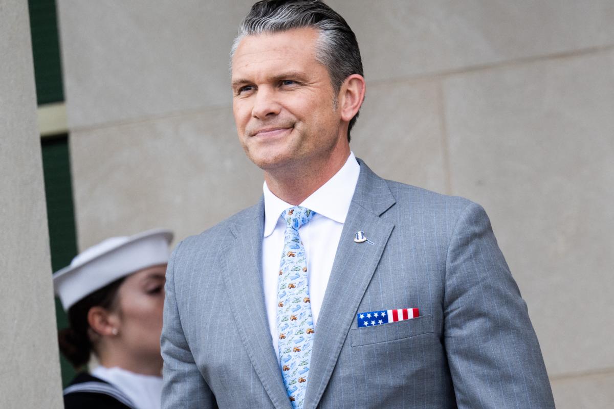 Pete Hegseth acusa a China de infiltrar universidades de Estados Unidos mediante organizaciones encubiertas