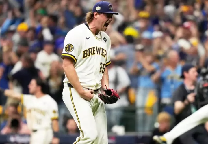 Cerveceros vencen 3-2 a Rays en el primer juego de la Serie Mundial