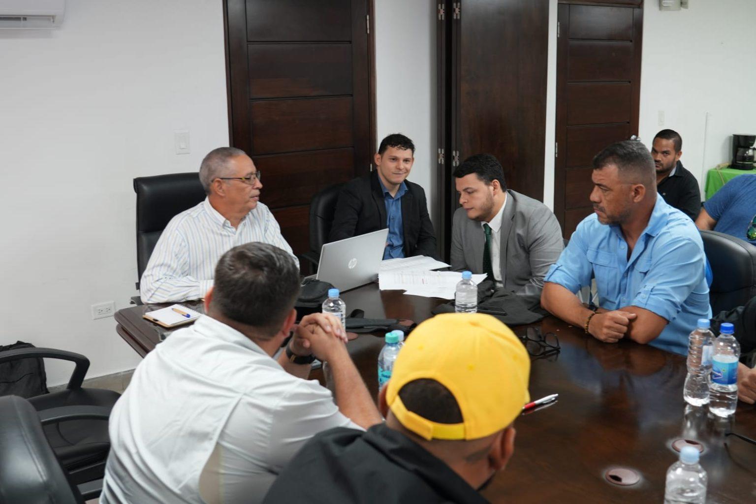 MIDA analiza propuestas para regular el uso de drones agropecuarios en Panamá