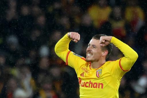 Paris FC pierde 2-1 en Lens y deja pasar la ocasión de liderar la Ligue 1
