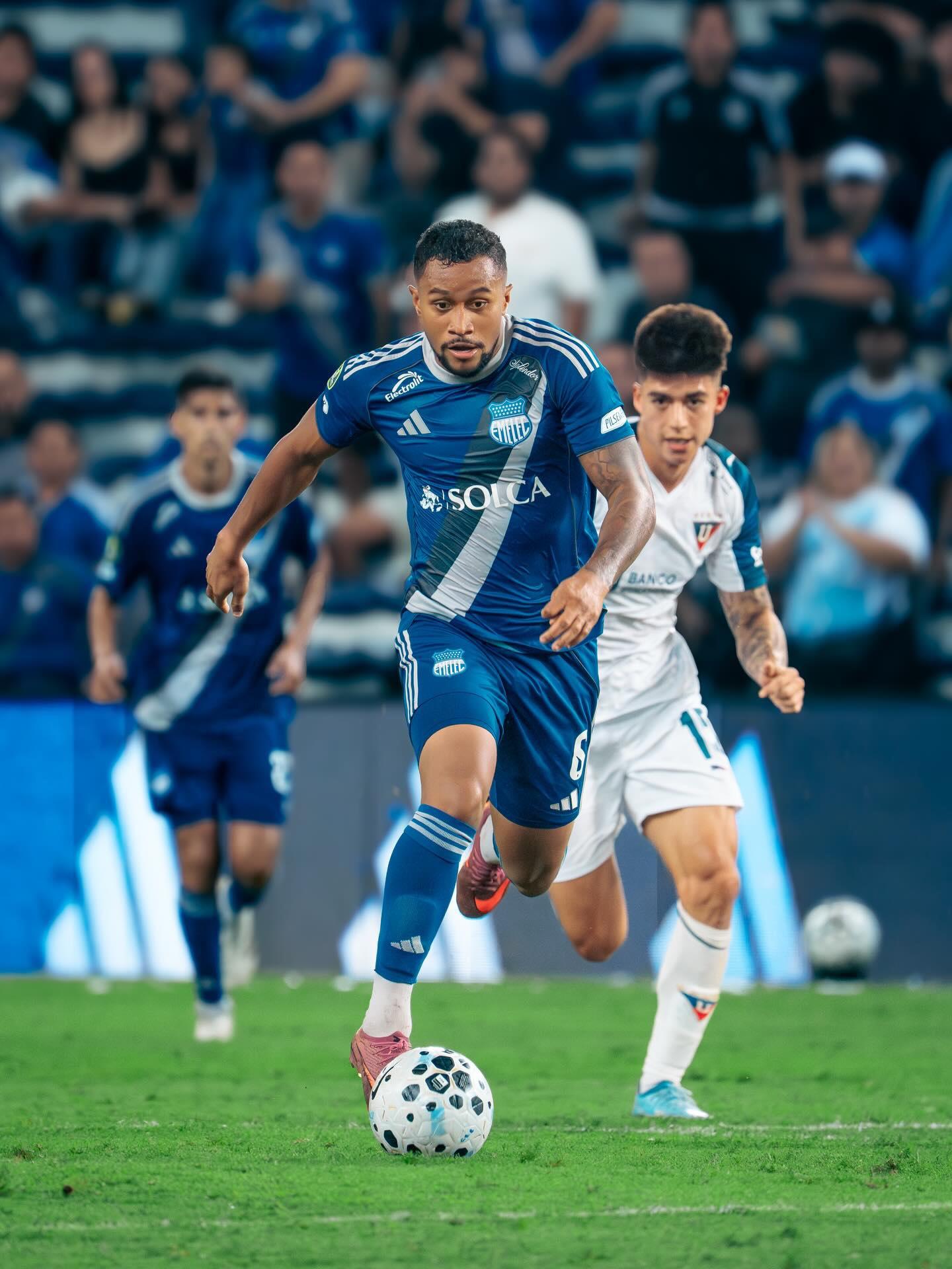 El panameño Víctor Griffith no la pasa bien con el Emelec