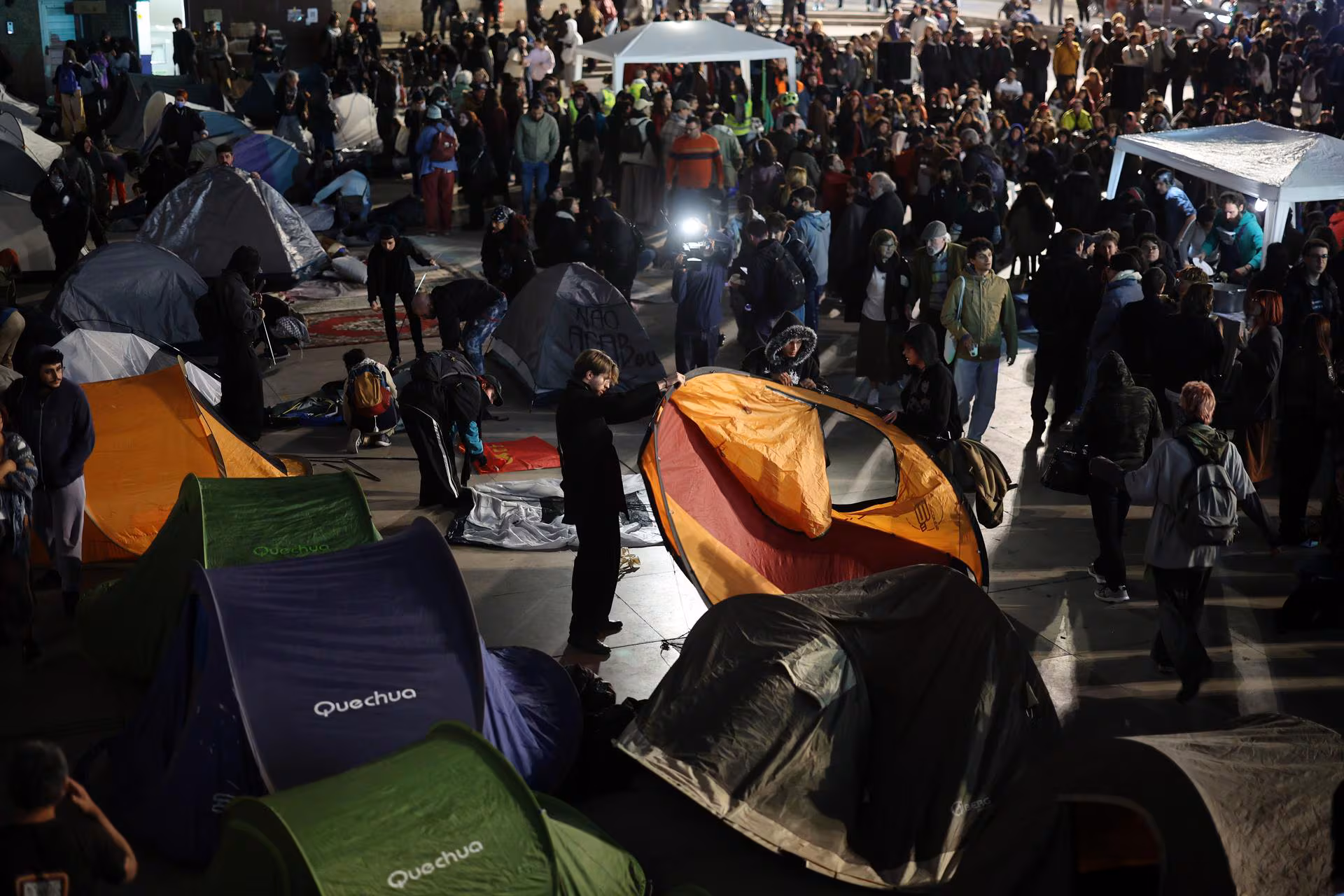 Las acampadas siguen en Lisboa y Oporto pese a las advertencias policiales