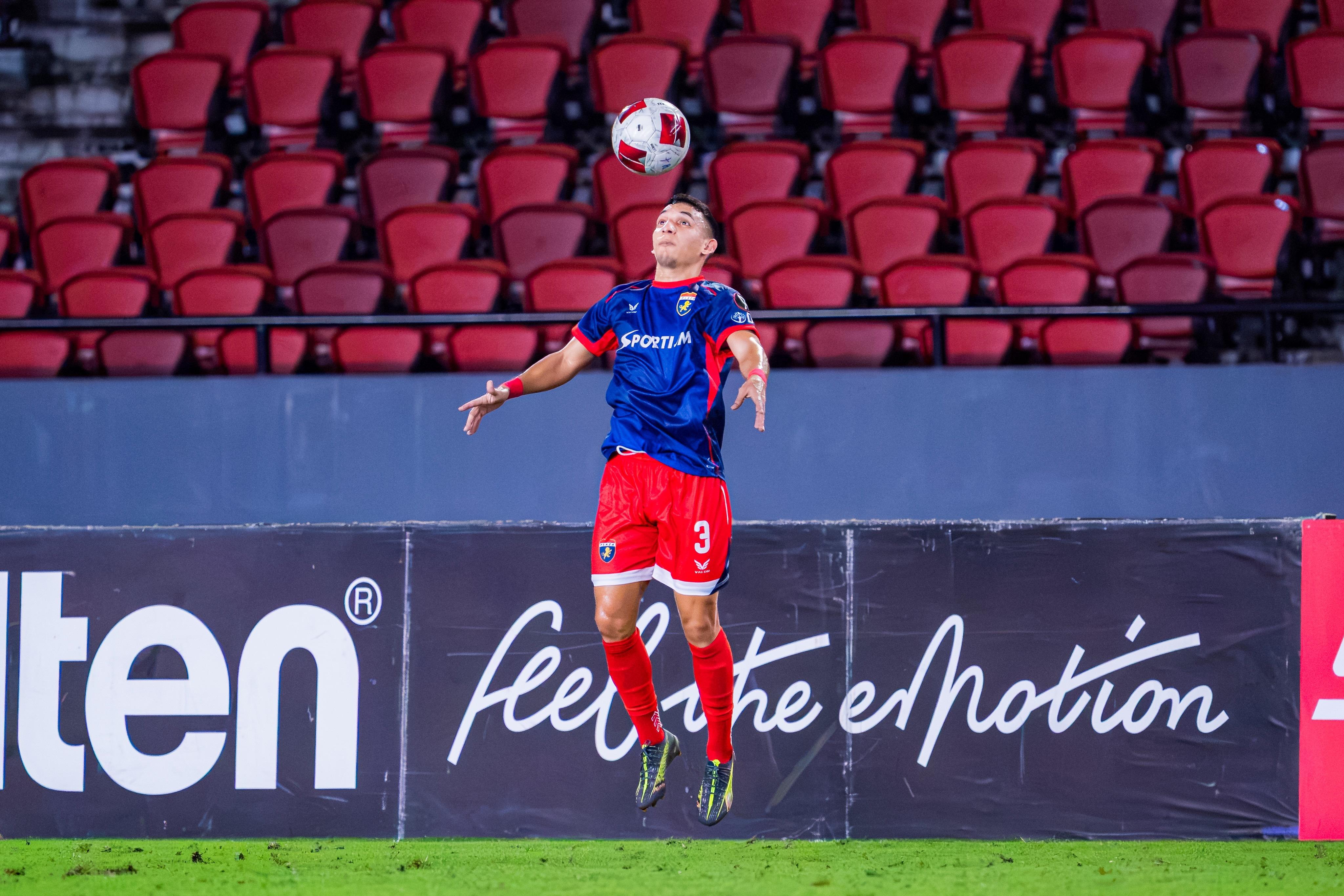 LPF: Omar Córdoba se convierte en el verdugo del clásico