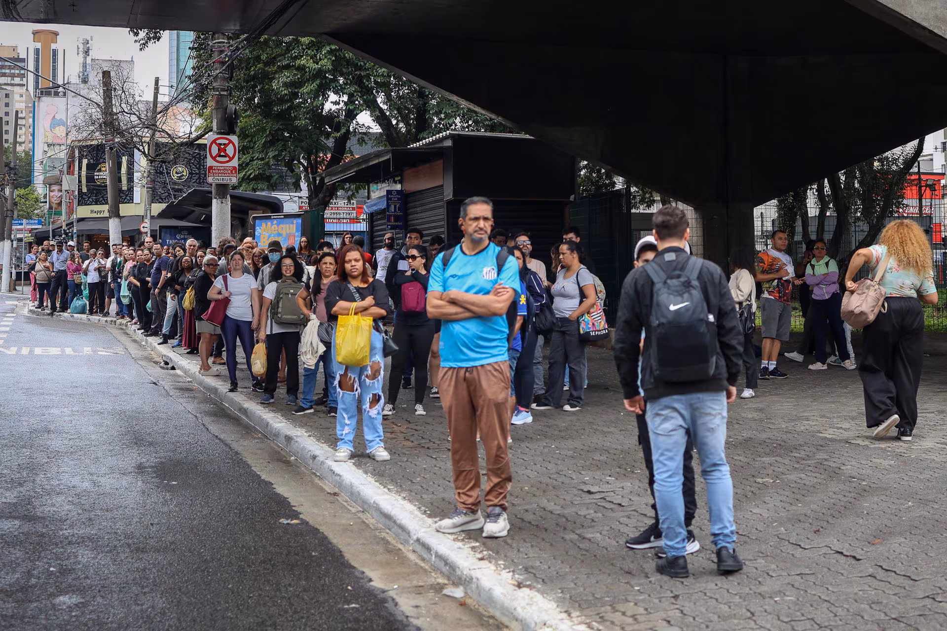Brasil prorroga dos horas la votación presidencial cuando empezaba el recuento