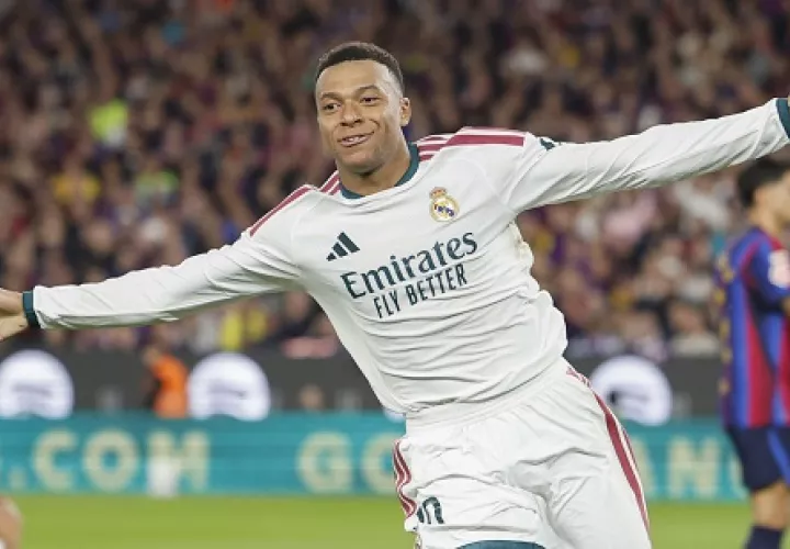 Mbappé marca dos goles y el Real Madrid vence 2-1 al Barcelona en el Camp Nou