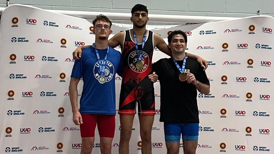 Jorge Calviño gana bronce en su debut en la lucha olímpica