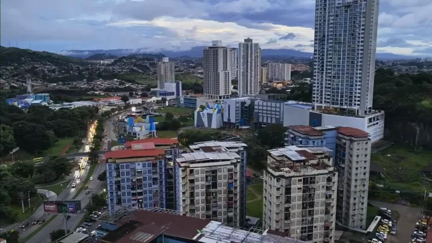 Clima en Panamá: Pronostican lluvias y tormentas eléctricas para el país y advertencia marítima en el Caribe
