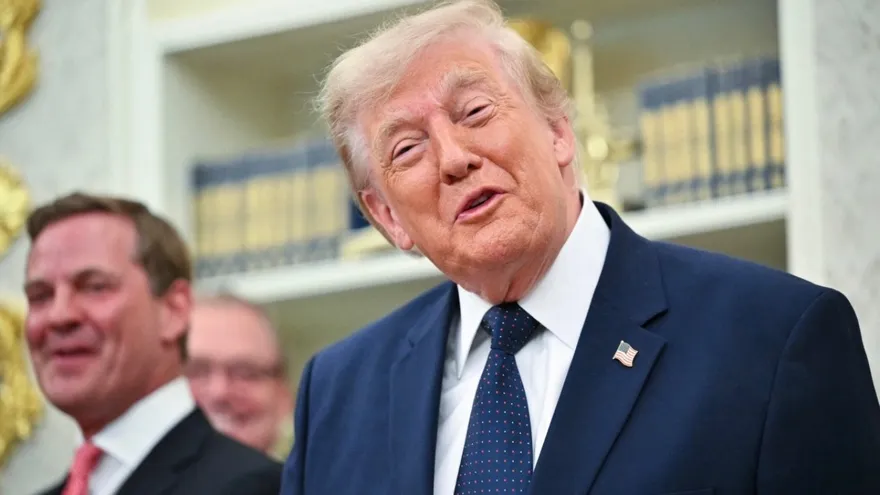 Demócratas piden fiscal especial por los vínculos de Trump con Epstein