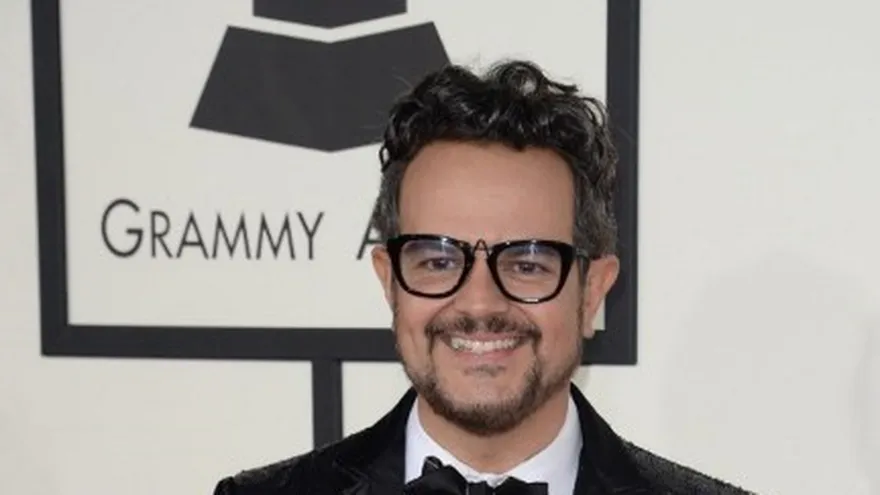 Aleks Syntek dice que evitó una internación de seis meses tras un brote psicótico