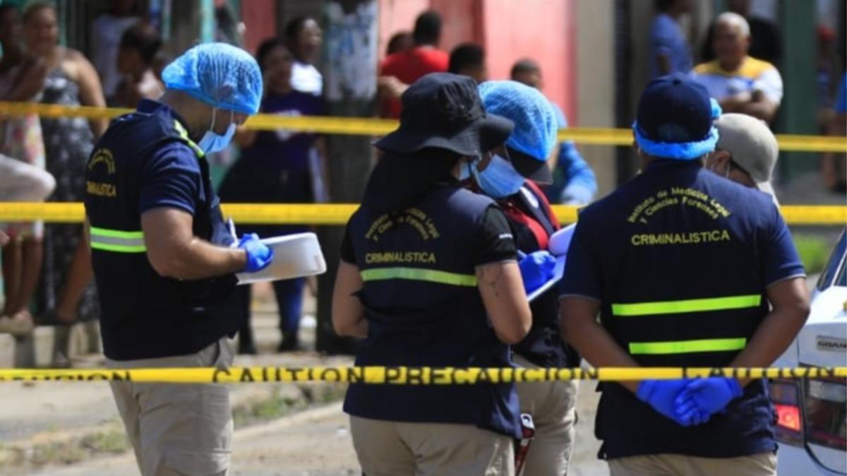 San Miguelito | Acribillan a taxista y pasajera sale ilesa