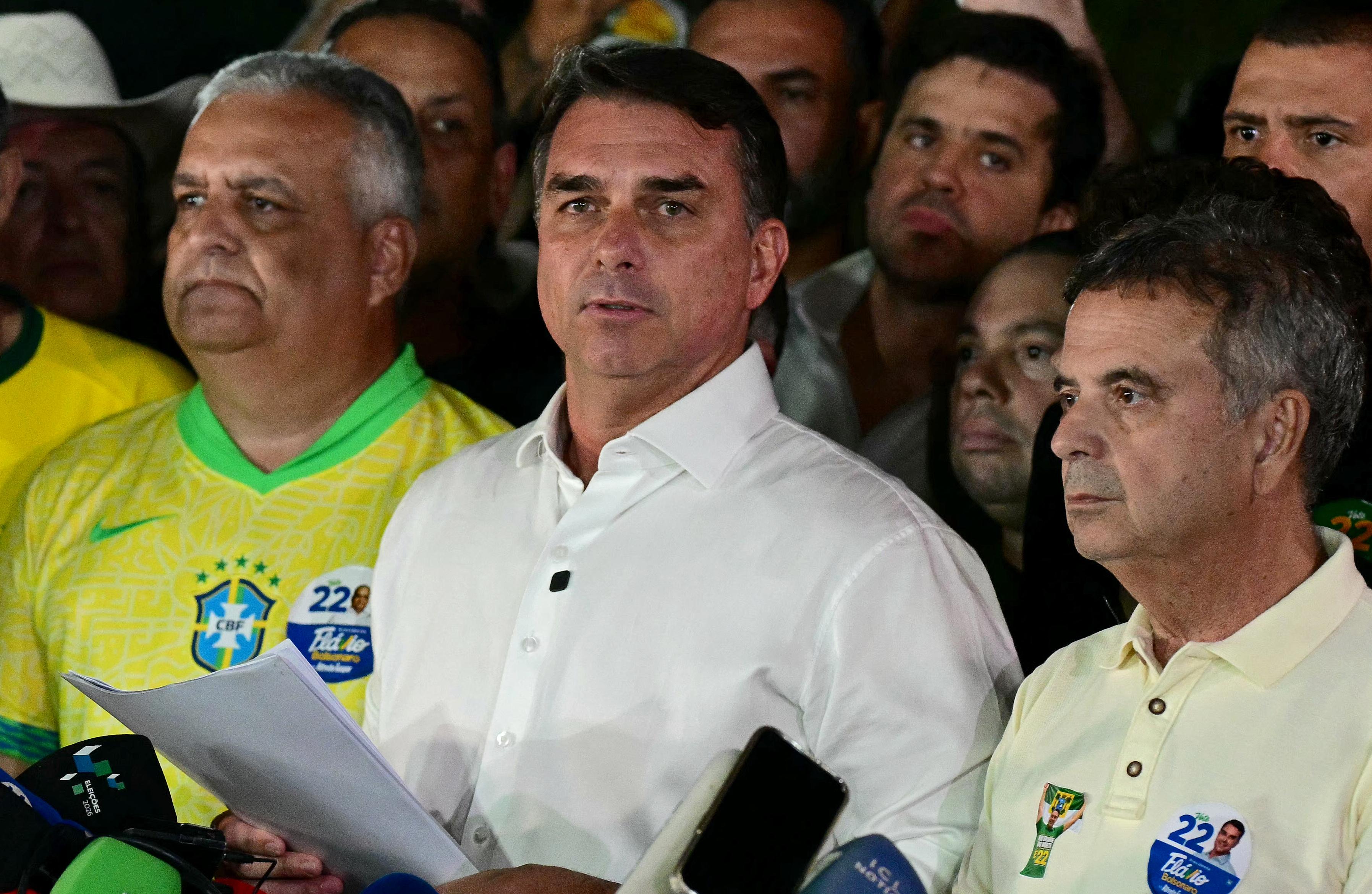 Flávio Bolsonaro huye en dirección a Estados Unidos y pedirá asilo político a Donald Trump
