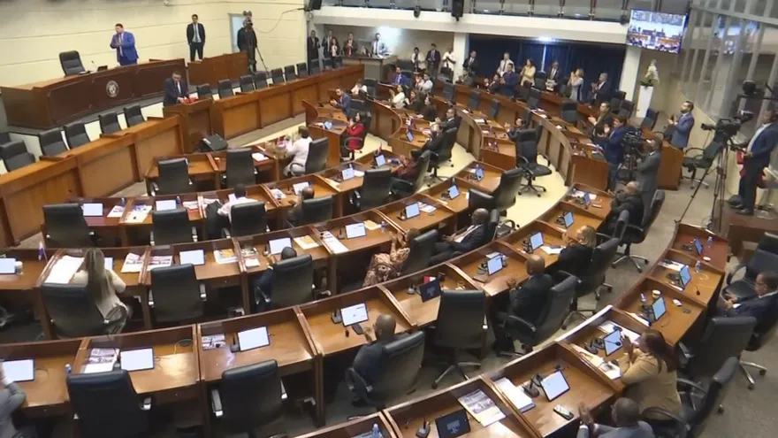 Brenes cuestiona presupuesto y planillas de la Asamblea rumbo a reformas electorales