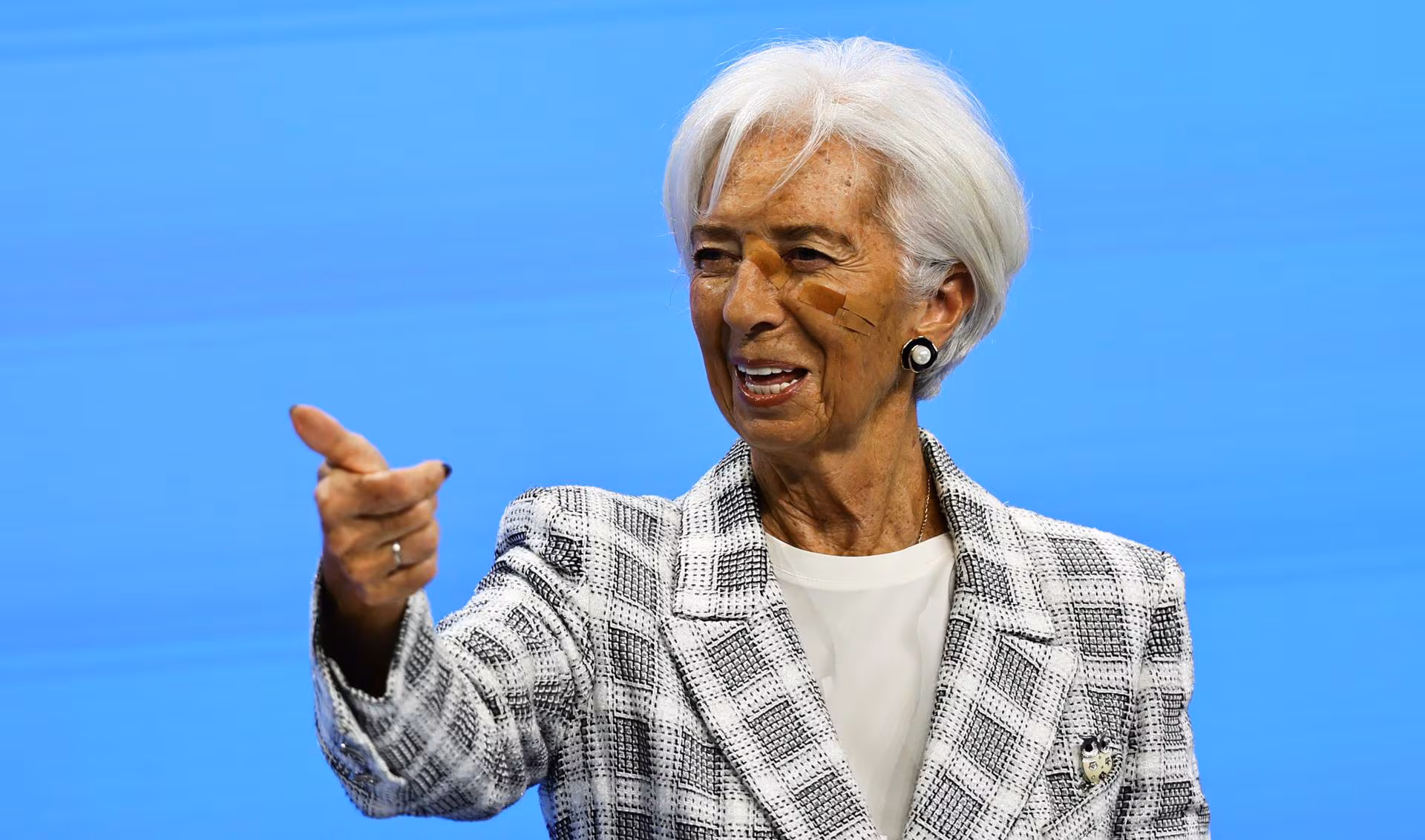 Lagarde deja el BCE antes de tiempo para intervenir en la política francesa
