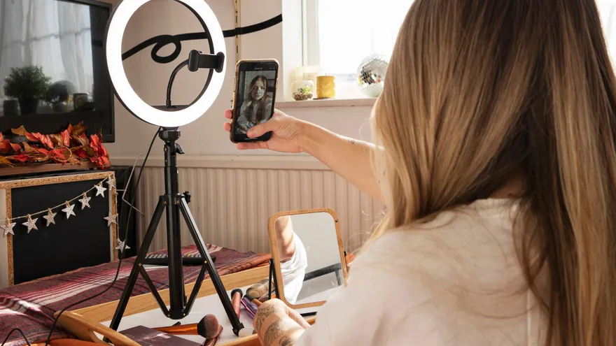 Cómo acompañar a tus hijos en TikTok con las herramientas de la nueva guía parental