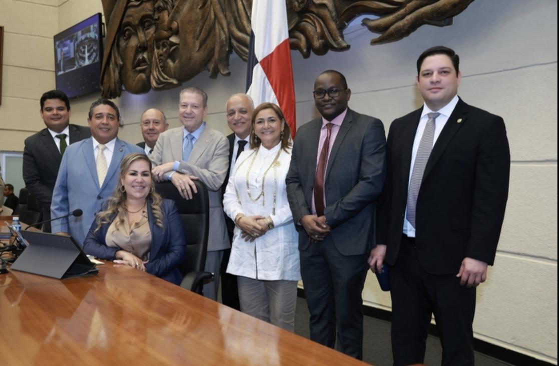 La Asamblea Nacional clausura legislatura y retomará sesiones en enero de 2027