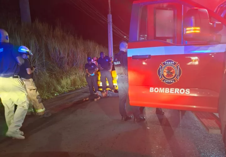 Muere peatón tras ser embestido por dos vehículos en Colón
