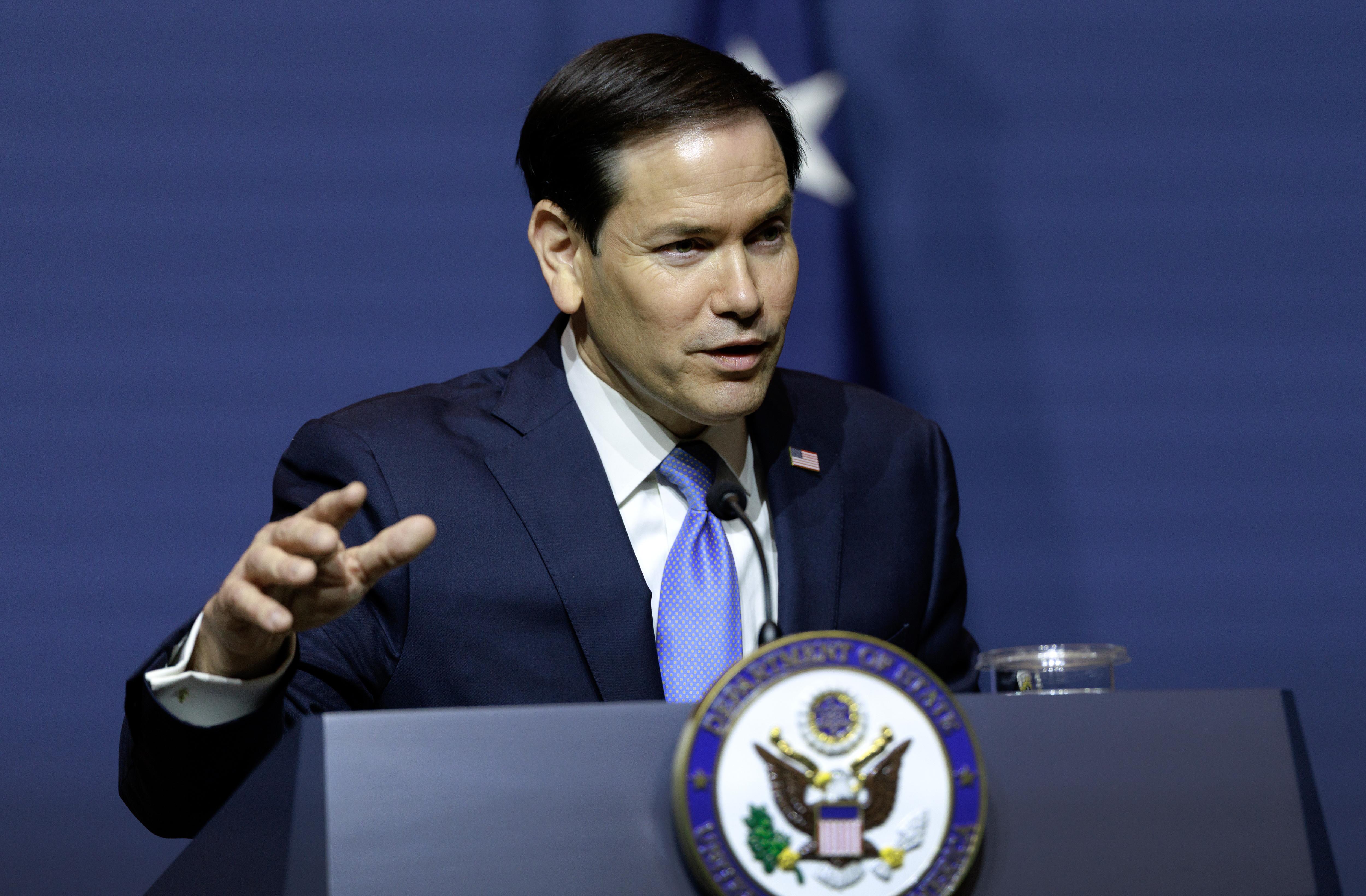 Marco Rubio niega que Estados Unidos ayudara a Flávio Bolsonaro a salir de Brasil