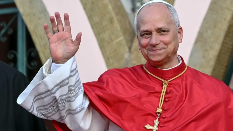Papa León XIV entra al Gemelli para ser operado de un nódulo pulmonar